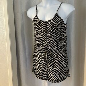 PAPAYA ROMPERS SHORTS Sz: M